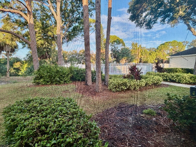 Building Photo - 13576 Forest Lake Dr