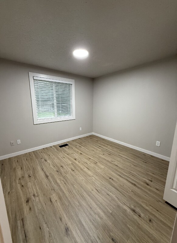 Building Photo - 1093 W Waltman Dr