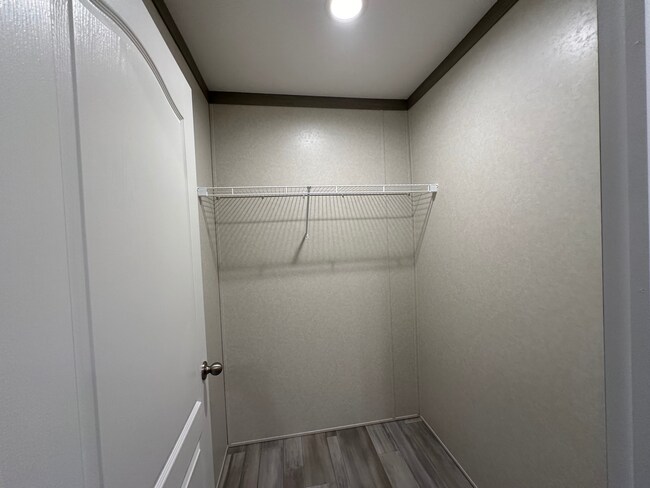 Building Photo - 5491 Minuteman Cir