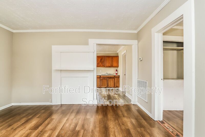 Building Photo - 3813 Southdale Ave