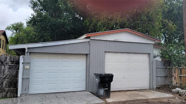 Primary Photo - 910 N 15th St