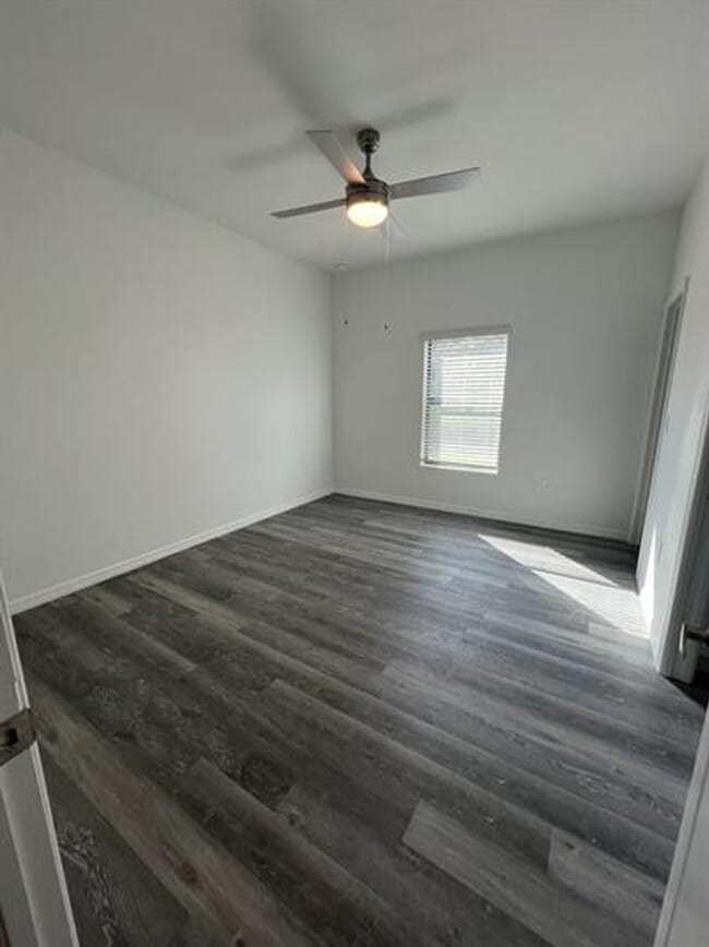 Building Photo - 1151 Oceanic Rd