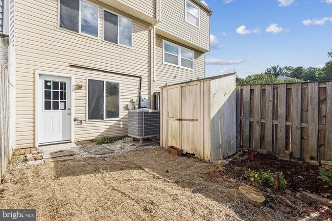 Building Photo - 8549 Blackfoot Ct