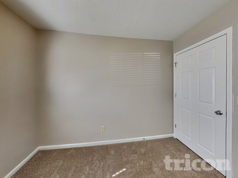 Building Photo - 4399 Princess Labeth Ct W