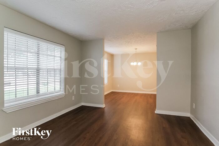 Building Photo - 11431 Stoughton Dr