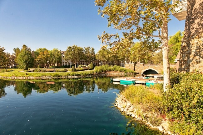 Building Photo - 4 Bedroom Home in the Beautiful Bridgeport Community!