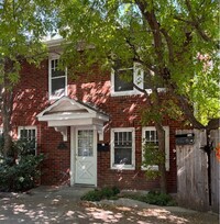 Building Photo - 2Bed/1bath Duplex with Small Yard
