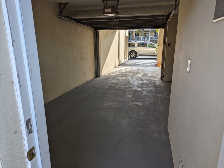 Building Photo - 459 Bahia Beach Blvd