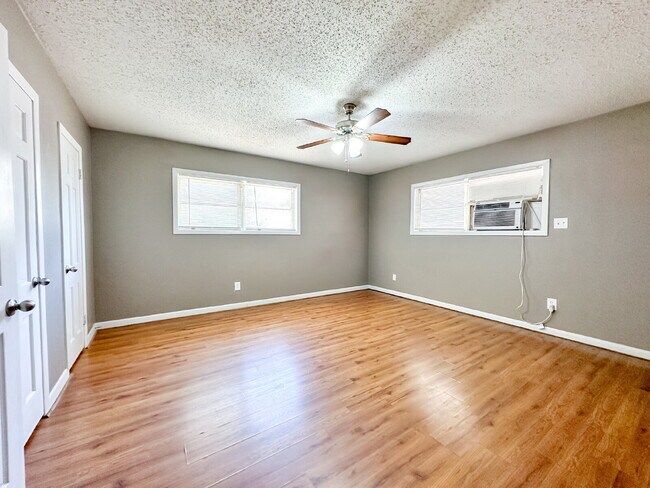 Building Photo - Large Home Preleasing for Summer 2025!