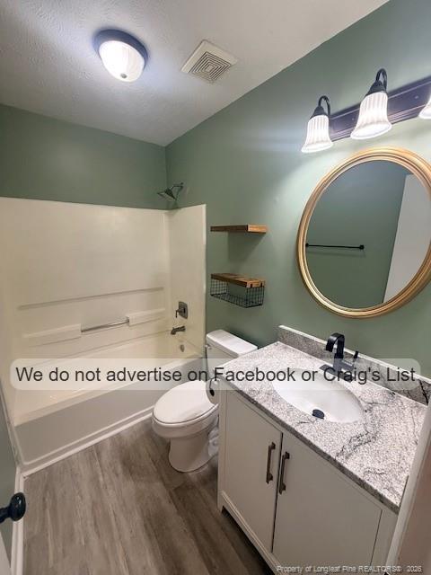 Building Photo - 1000 Tyler Dr