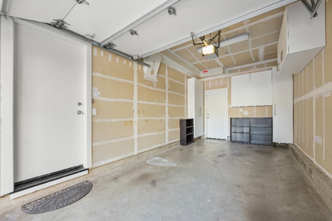 Building Photo - 599 Ginkgo Terrace