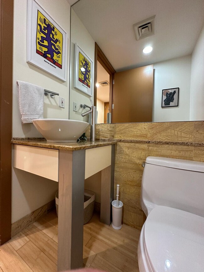 Building Photo - 1395 Brickell Ave