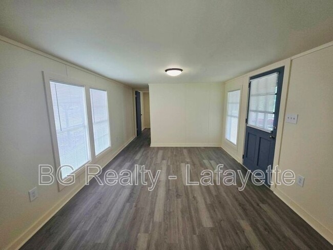 Building Photo - 1012 Delcambre Rd