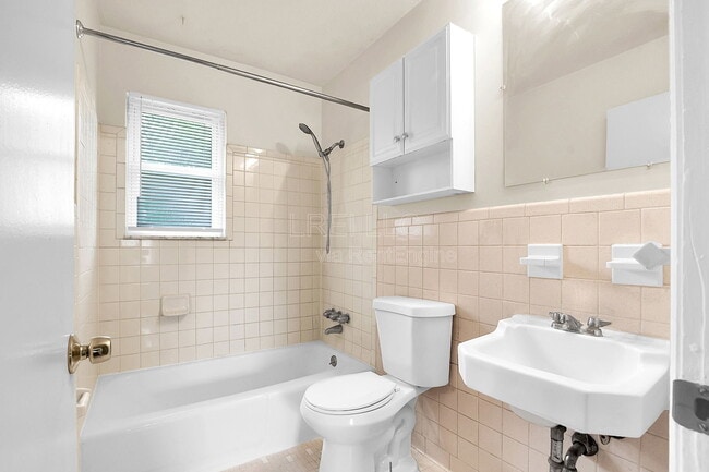 Building Photo - 1716 Bonnyville Blvd