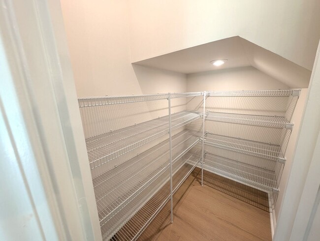 Building Photo - Pristine 2 story Townhome located in the Fifteen Cannon Community in Charlotte!