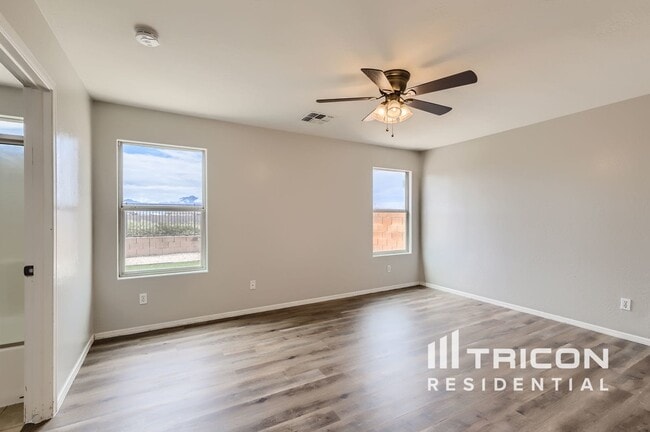 Building Photo - 9545 W Heber Rd