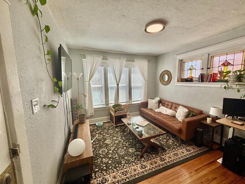 Building Photo - 5331 Bancroft Ave