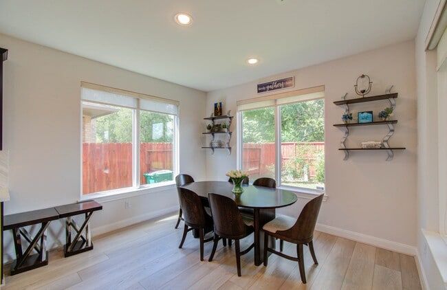 Building Photo - 5206 Belle Manor Ln