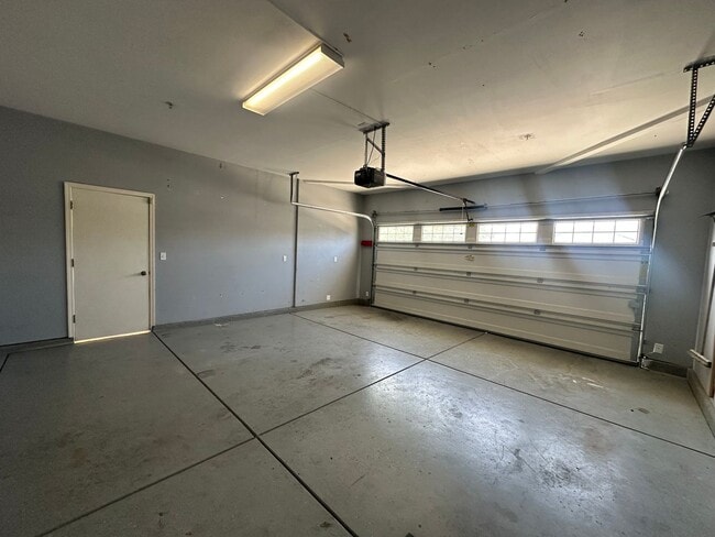 Building Photo - 1562 National Dr