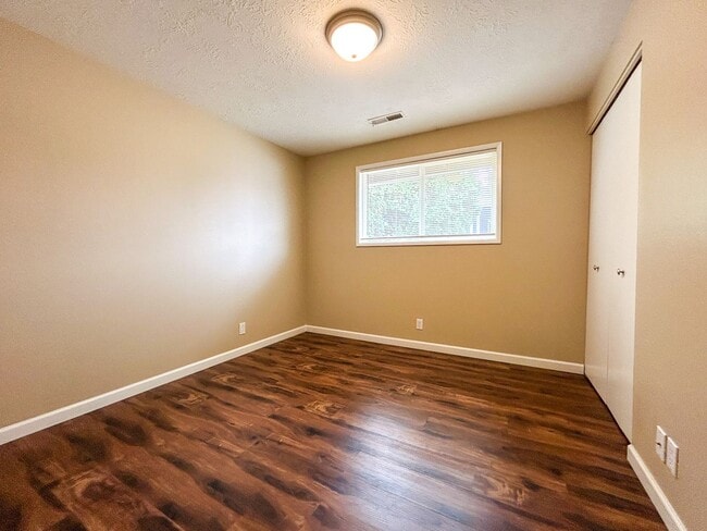 Building Photo - 4998 Arrowood Ct SE