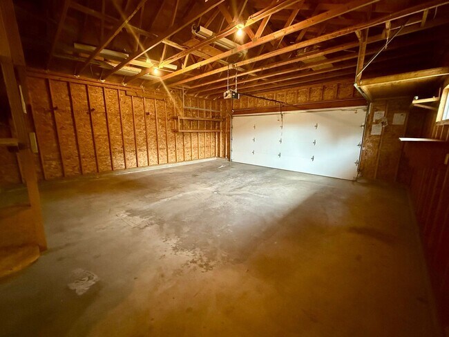 Building Photo - 149913-149913 Wineberry Ln