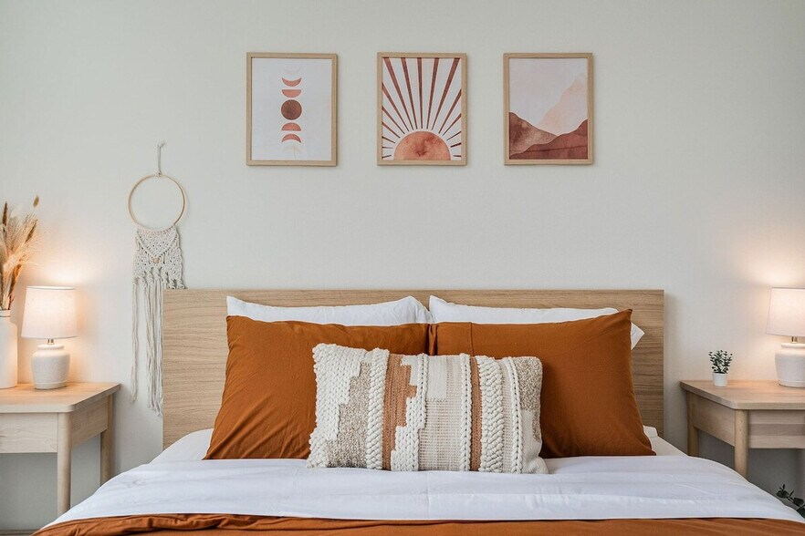 Building Photo - 1414 E Howell St