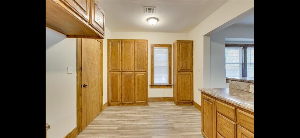 W. Kitchen/ Utility Room Entry - 1512 NW 22nd St