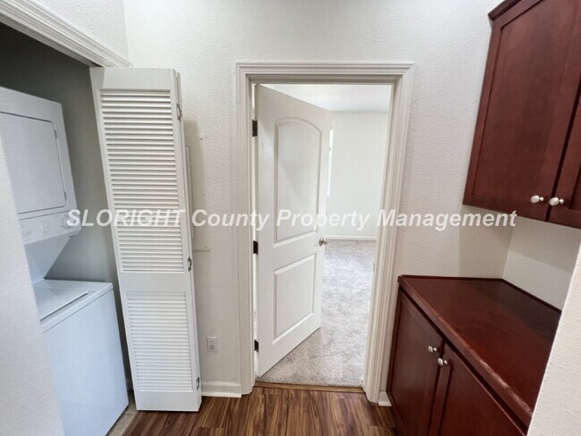 Building Photo - AVAILABLE JANUARY - SLO Apartment - 1 Bed / 1 Bath