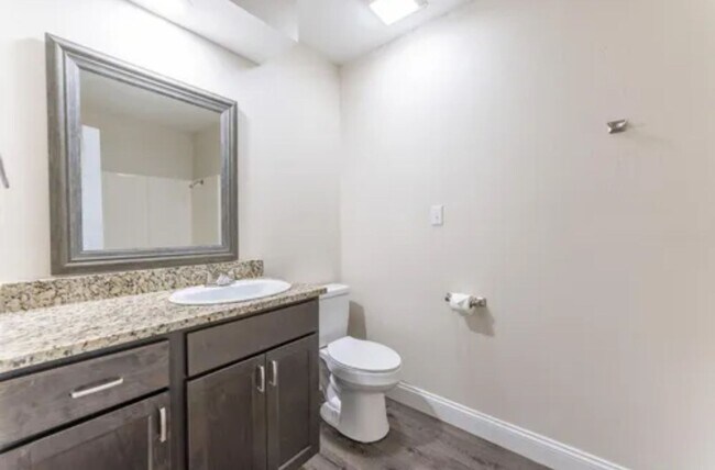 Building Photo - PRELEASING FOR MAY 2026!! Gorgeous 2 bedroom 2 Bath 2 Car Garage Duplex!!