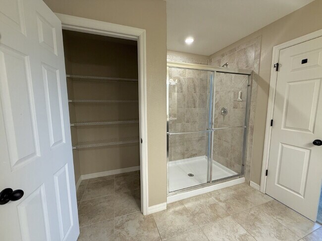 Building Photo - Spacious 4-Bedroom Retreat with additional office/den in the Heart of Trinity!