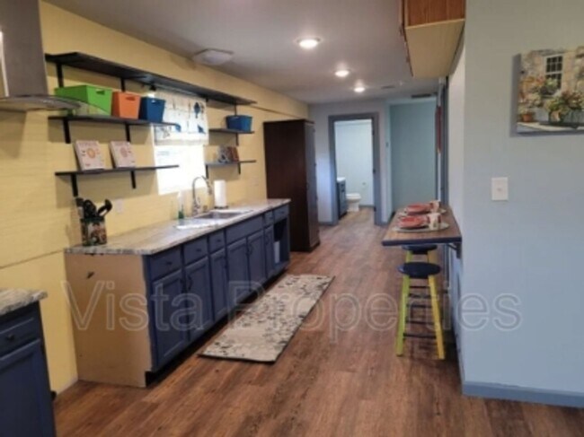 Building Photo - 40216