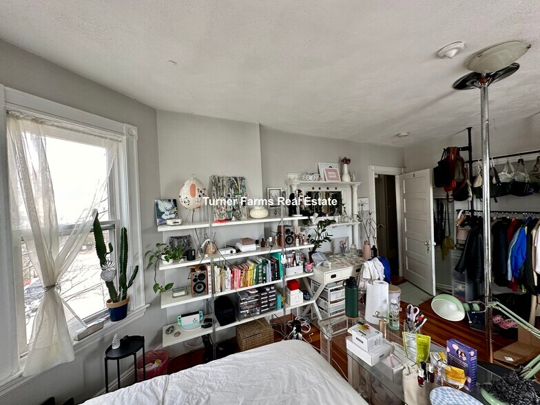 Building Photo - 23 Granite St