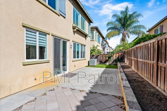 Building Photo - 356 W Weeping Willow Ave