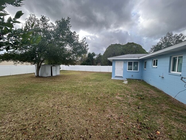Building Photo - Charming 2-bedroom 1-bath home