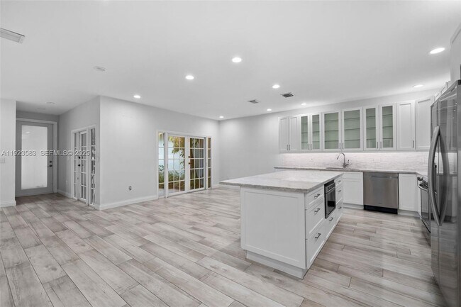 Building Photo - 1240 Weeping Willow Way