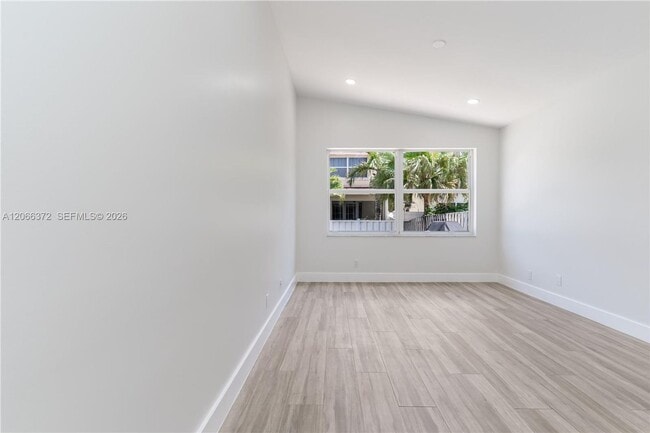 Building Photo - 15130 SW 49th Ct