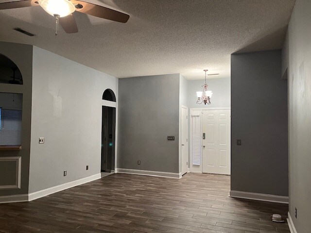 3 Bedroom 2 Bath House for Rent in Quail Hollow in Mt Pleasant. Lots of Upgrades. 3 Miles to IOP - 2084 Presidio Dr