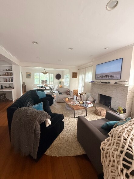 Building Photo - 2170 Vista del Mar St