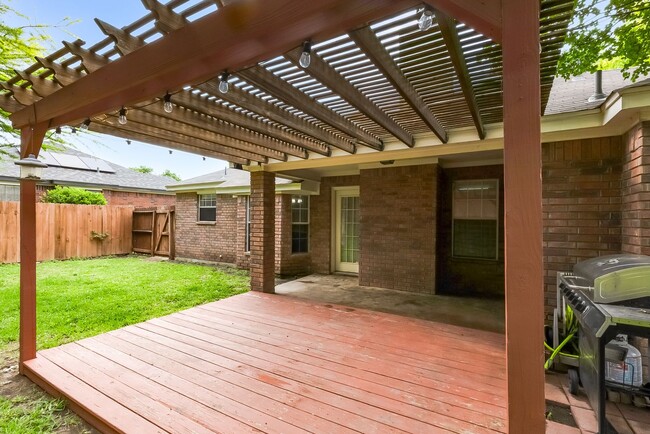 Building Photo - 5316 Trail Dr