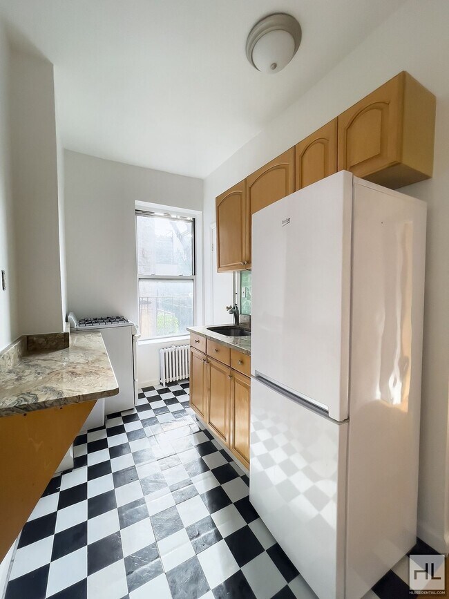 Building Photo - DIAMOND STREET / Greenpoint Studio / Amazi...