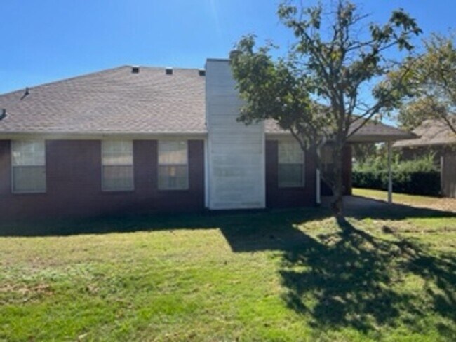 Building Photo - 5713 Remington Way