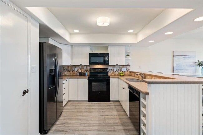 Building Photo - 18231 Lakepoint Cove