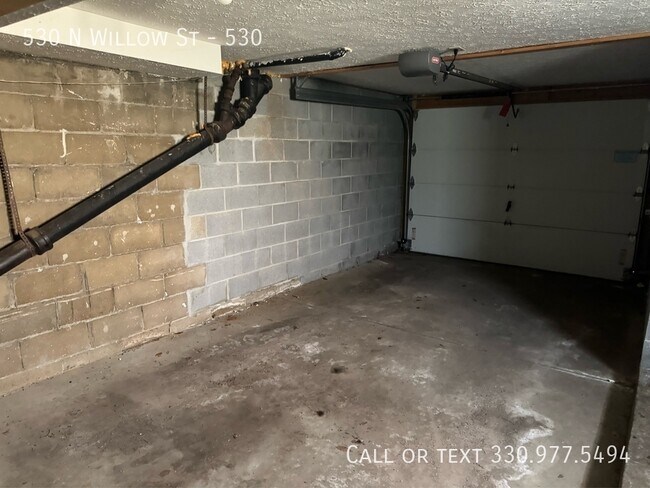 Building Photo - 530 N Willow St
