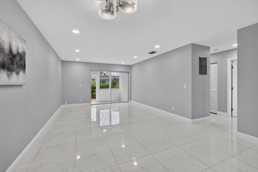 Building Photo - 2601 Crosley Dr W