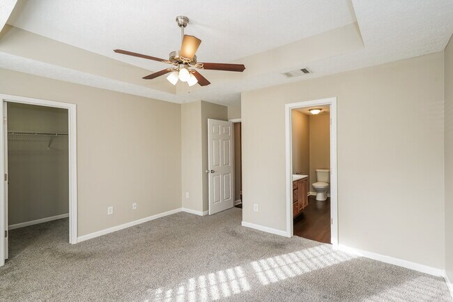 Building Photo - 1918 Portview Dr