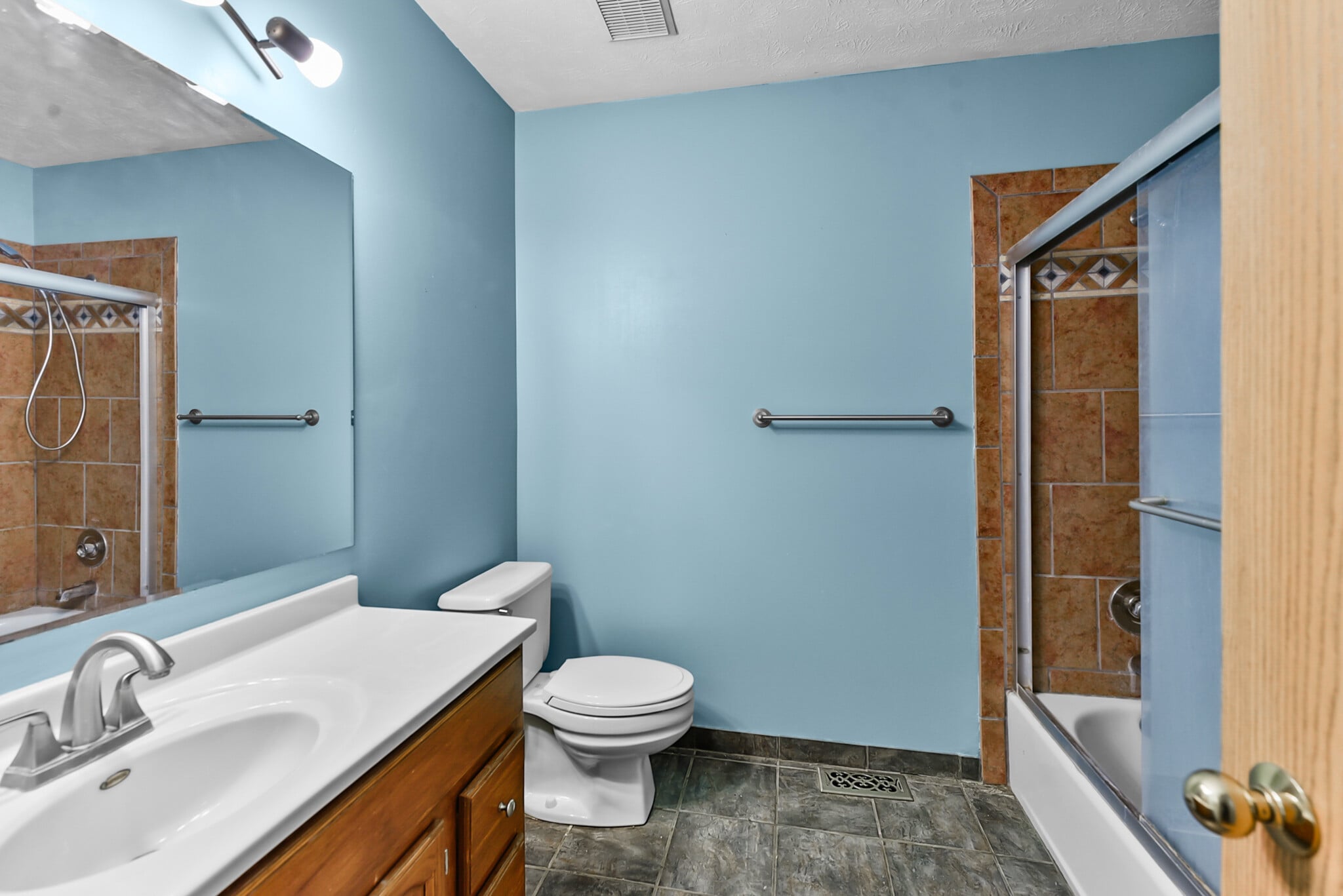 Building Photo - 5016 S 164th St