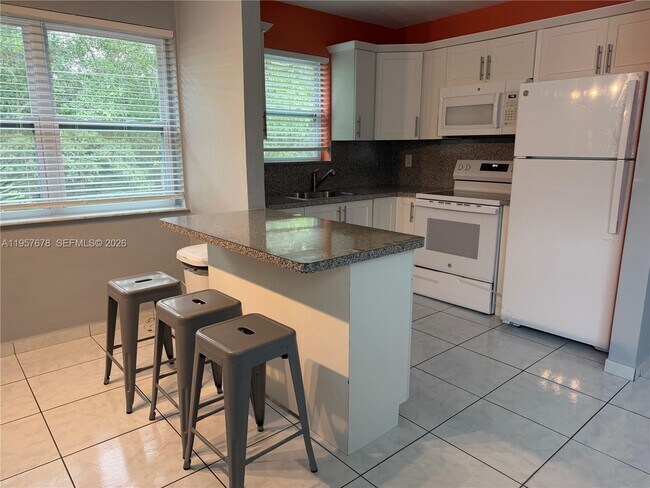 Building Photo - 1301 N 12th Ct