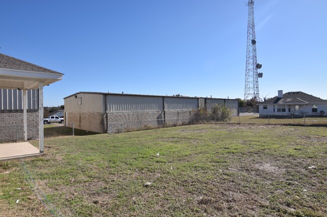 Building Photo - 2509 Saulsbury Dr