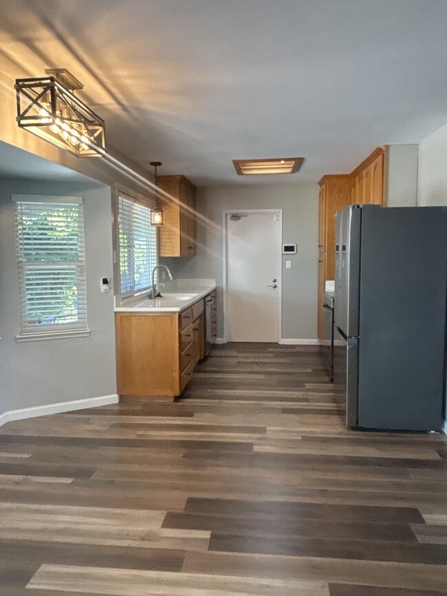 Building Photo - 1816 Fallon Ln