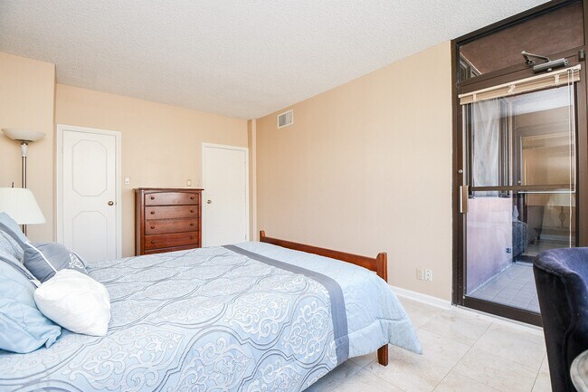 Building Photo - 5150 Hidalgo St